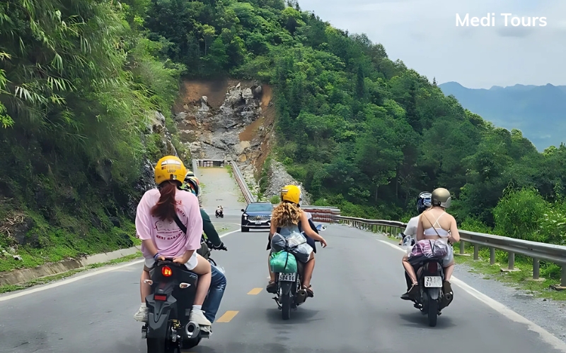 đơn vị tổ chức tour phượt Medi Tours