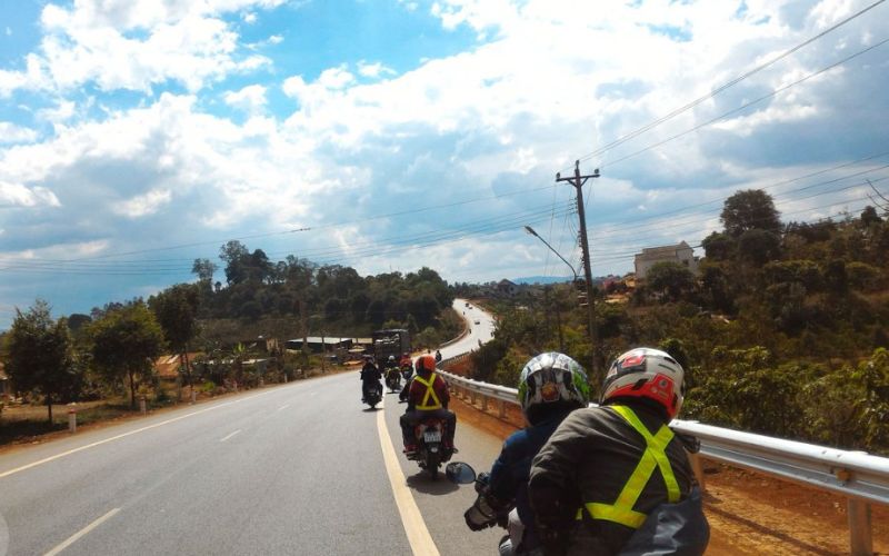 phượt theo đoàn bằng xe máy