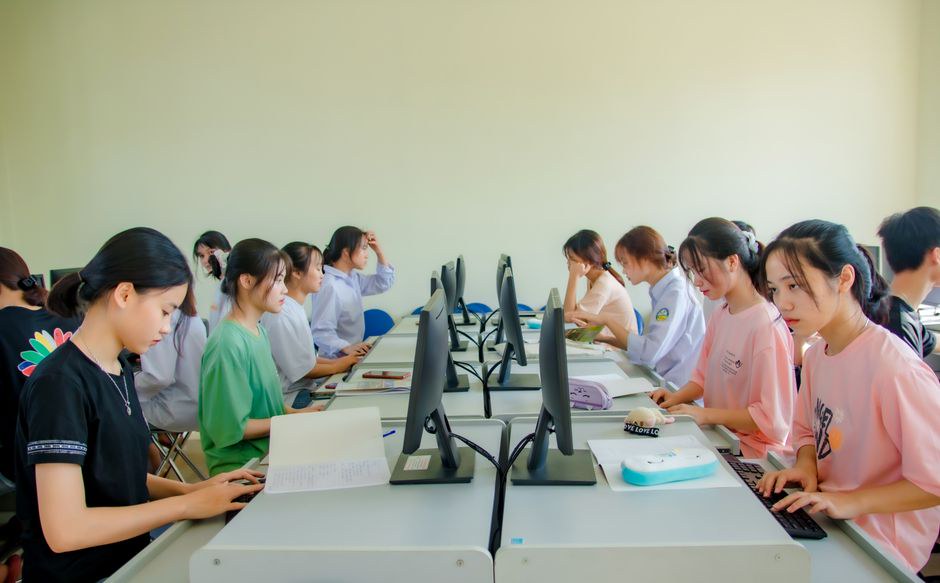 Áp lực học ngoại ngữ khi theo ngành kỹ thuật